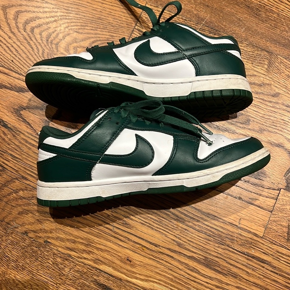 Nike Women's Sneakers Dark Green Ron big for a 38.